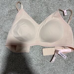 NWT Victoria's Secret Nude Seamless Bralette